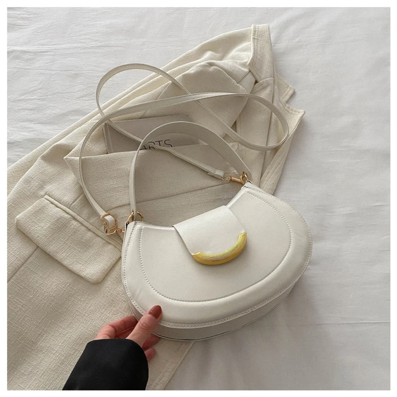 Round Curve Crossbody Bag - Image 3