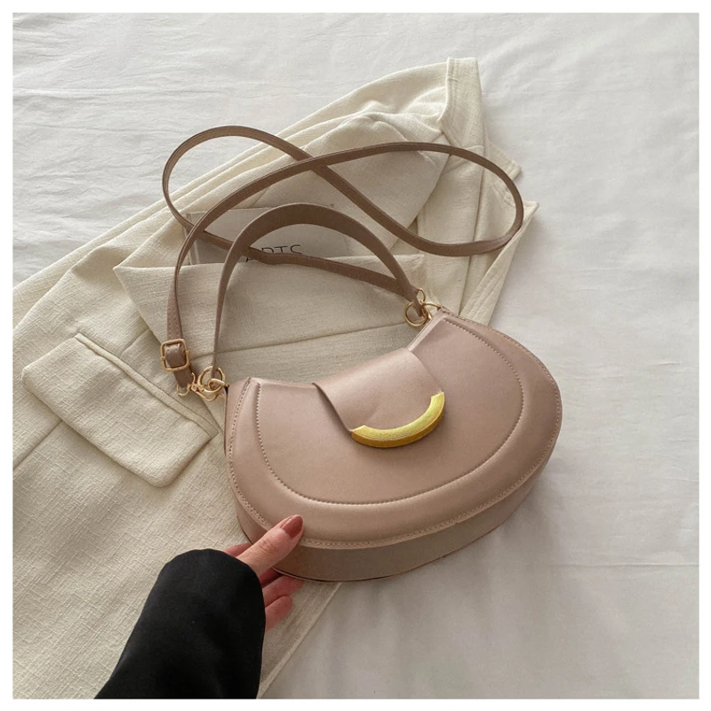 Round Curve Crossbody Bag - Image 5