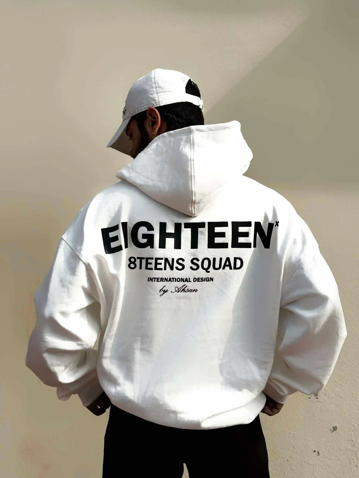 White oversized hoodie - Image 3