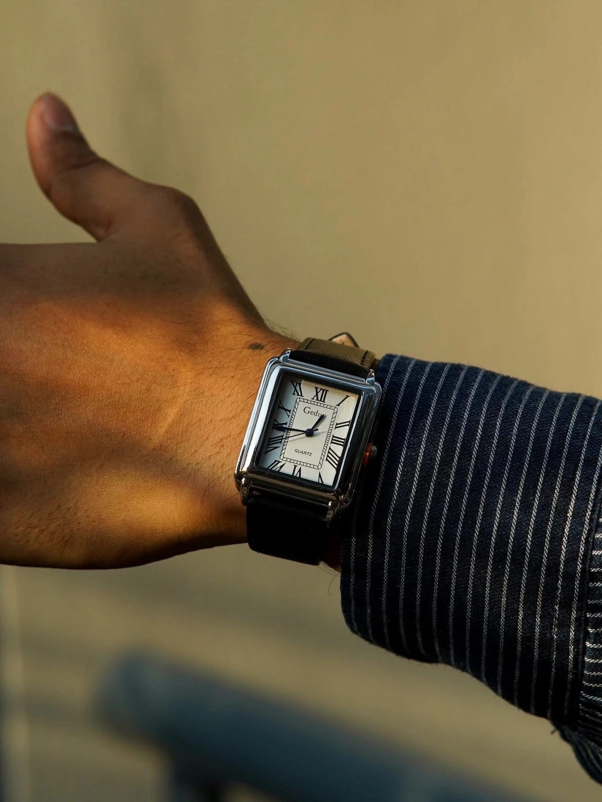 old money watch B&W - Image 3