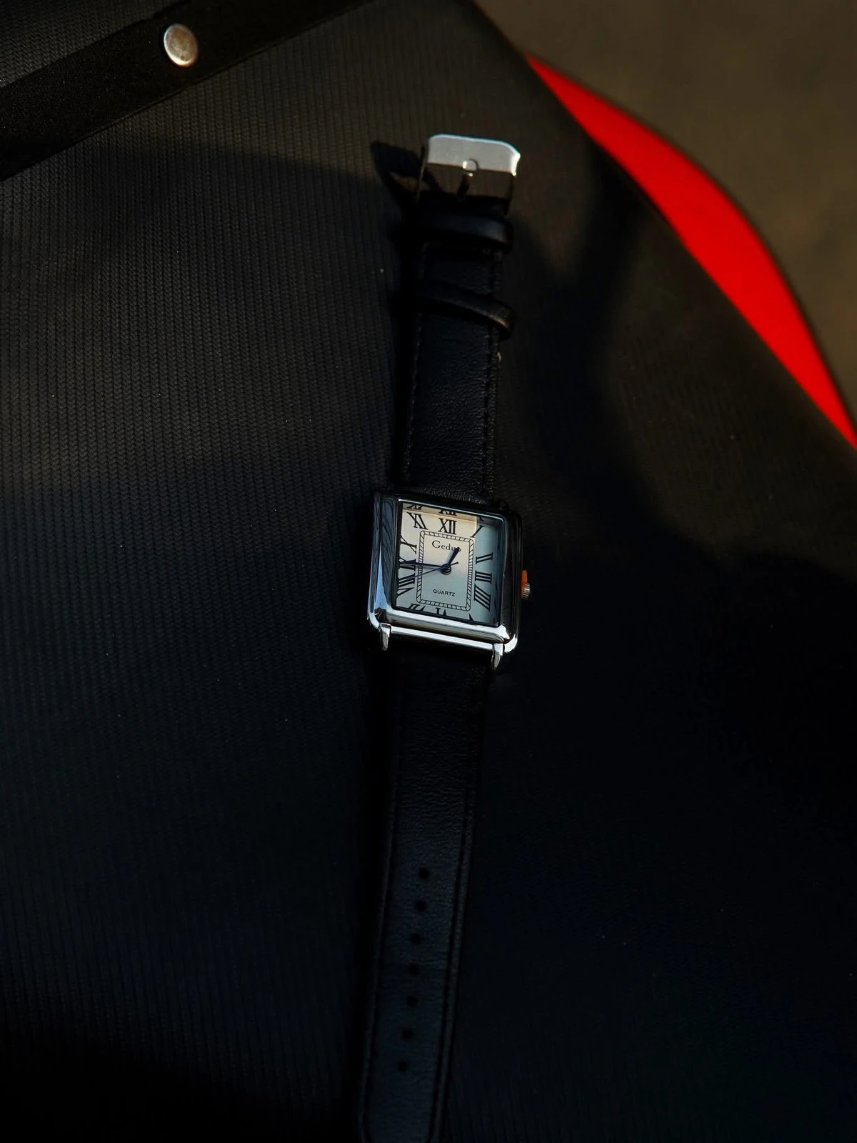 old money watch B&W - Image 5