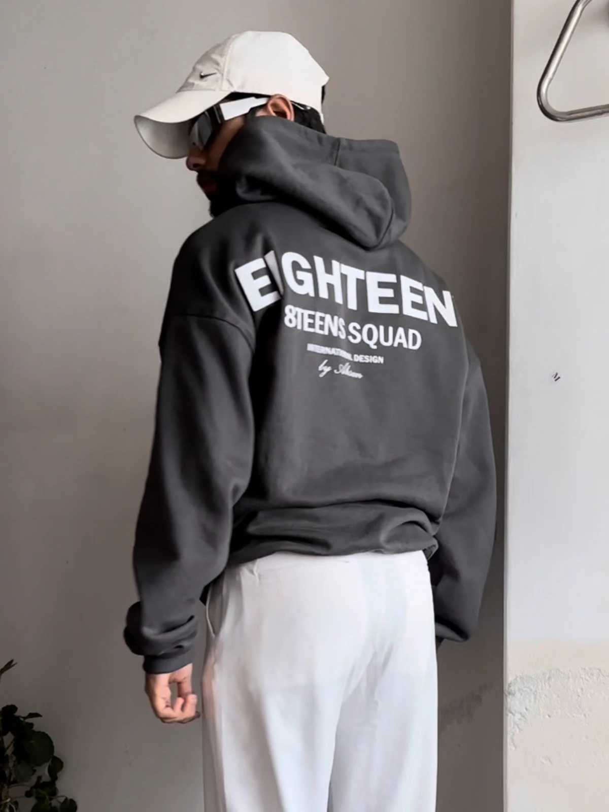 Grey oversized hoodie - Image 5
