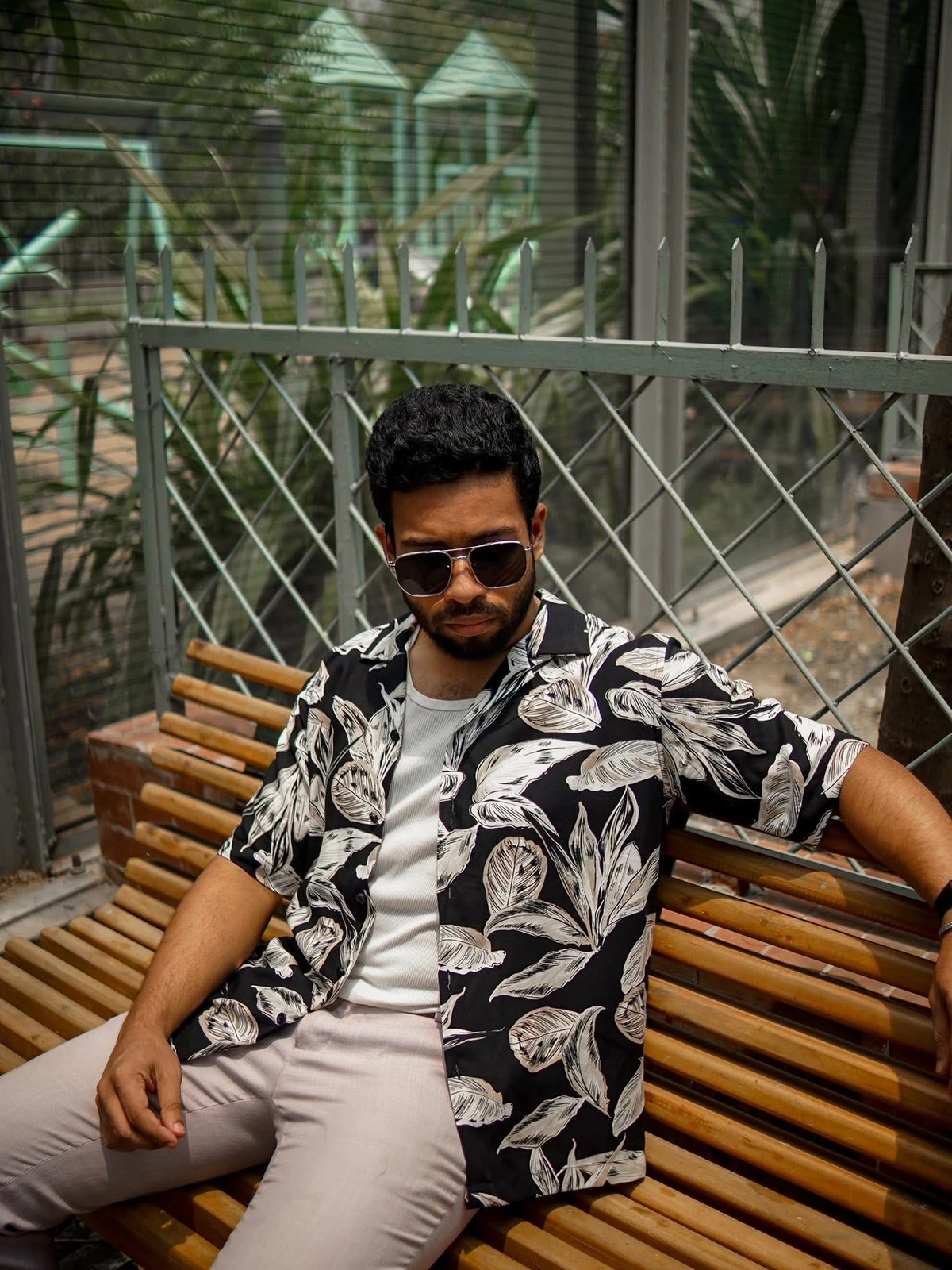 Black floral Cuban shirt - Image 3