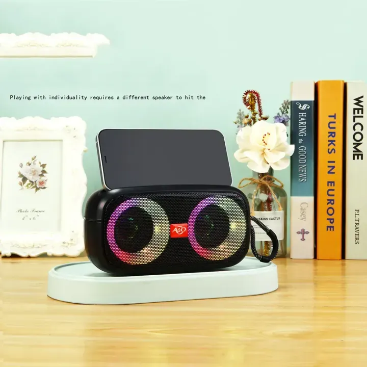 AQ-556 Rgb Flashlight Wireless Bluetooth Speaker Fm Radio, Stable Performance Bluetooth 5.0