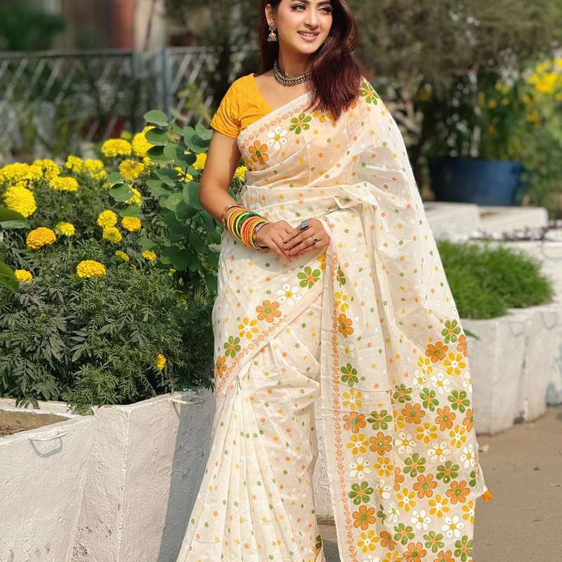 প্রিমিয়াম সিল্ক জামদানি শাড়ী + ব্লাউজ পিছ (কোড-231)