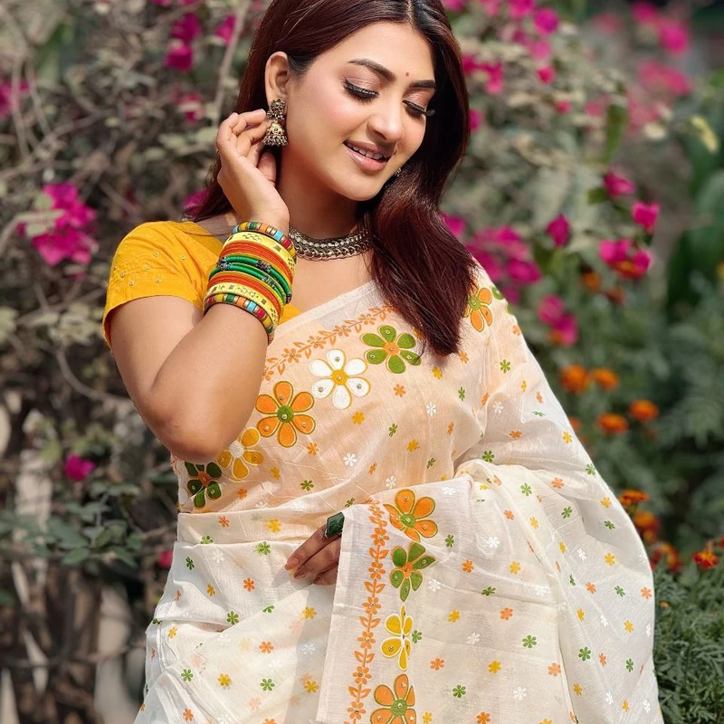 প্রিমিয়াম সিল্ক জামদানি শাড়ী + ব্লাউজ পিছ (কোড-231) - Image 4