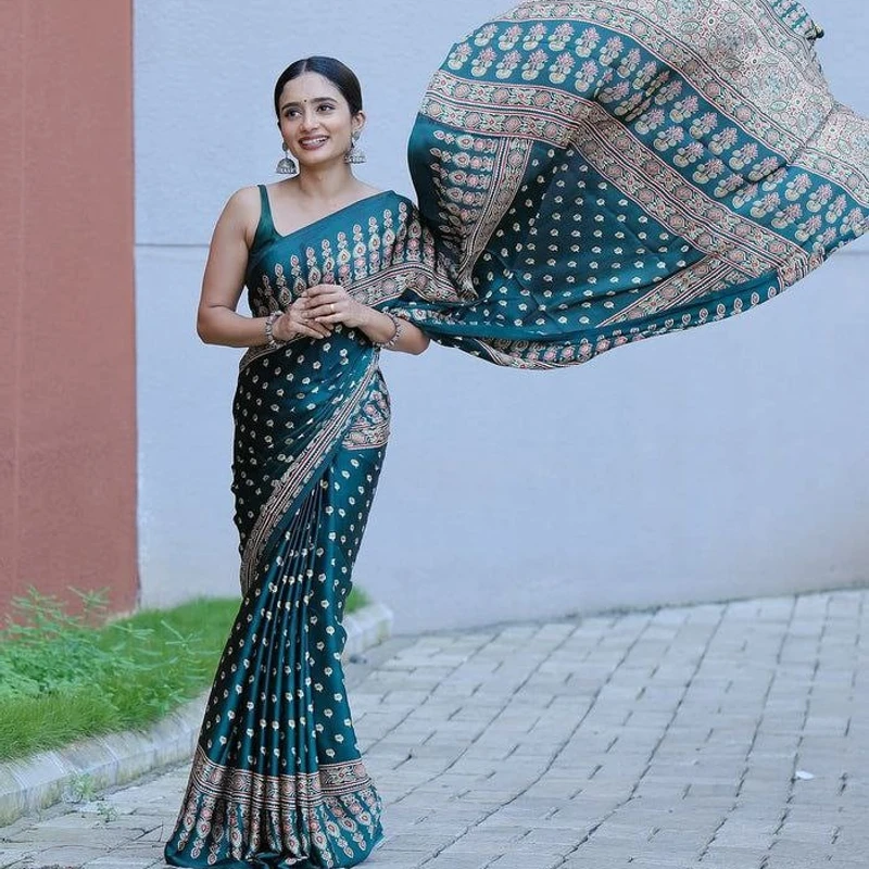 প্রিমিয়াম সিল্ক শাড়ী + ব্লাউজ পিছ (কোড- 500) - Image 3