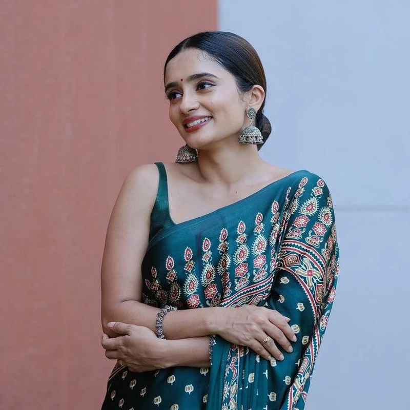 প্রিমিয়াম সিল্ক শাড়ী + ব্লাউজ পিছ (কোড- 500) - Image 4
