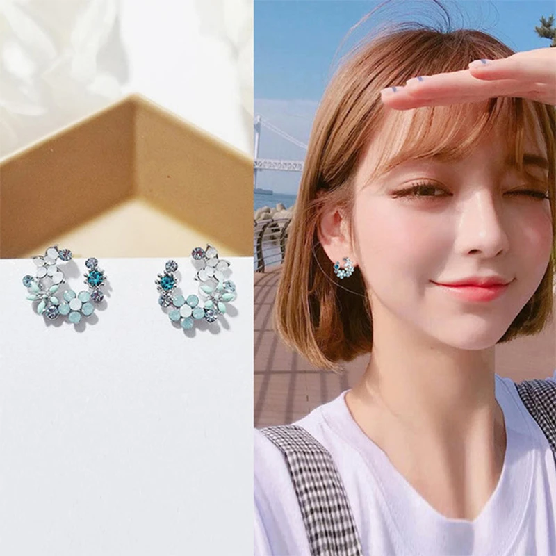 Small fresh lady earring