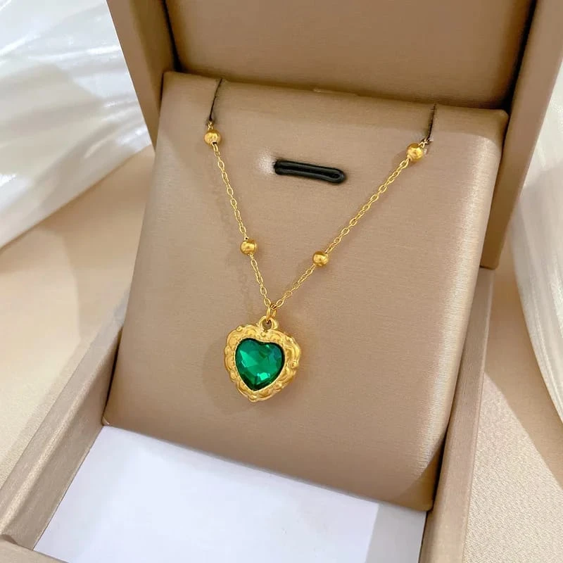 Elegant necklace collection