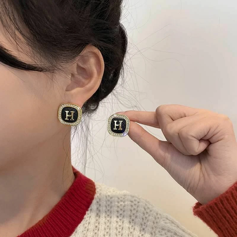 Black Chanel style earrings - Image 6