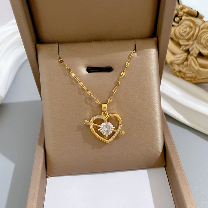 An arrow piercing the heart necklace