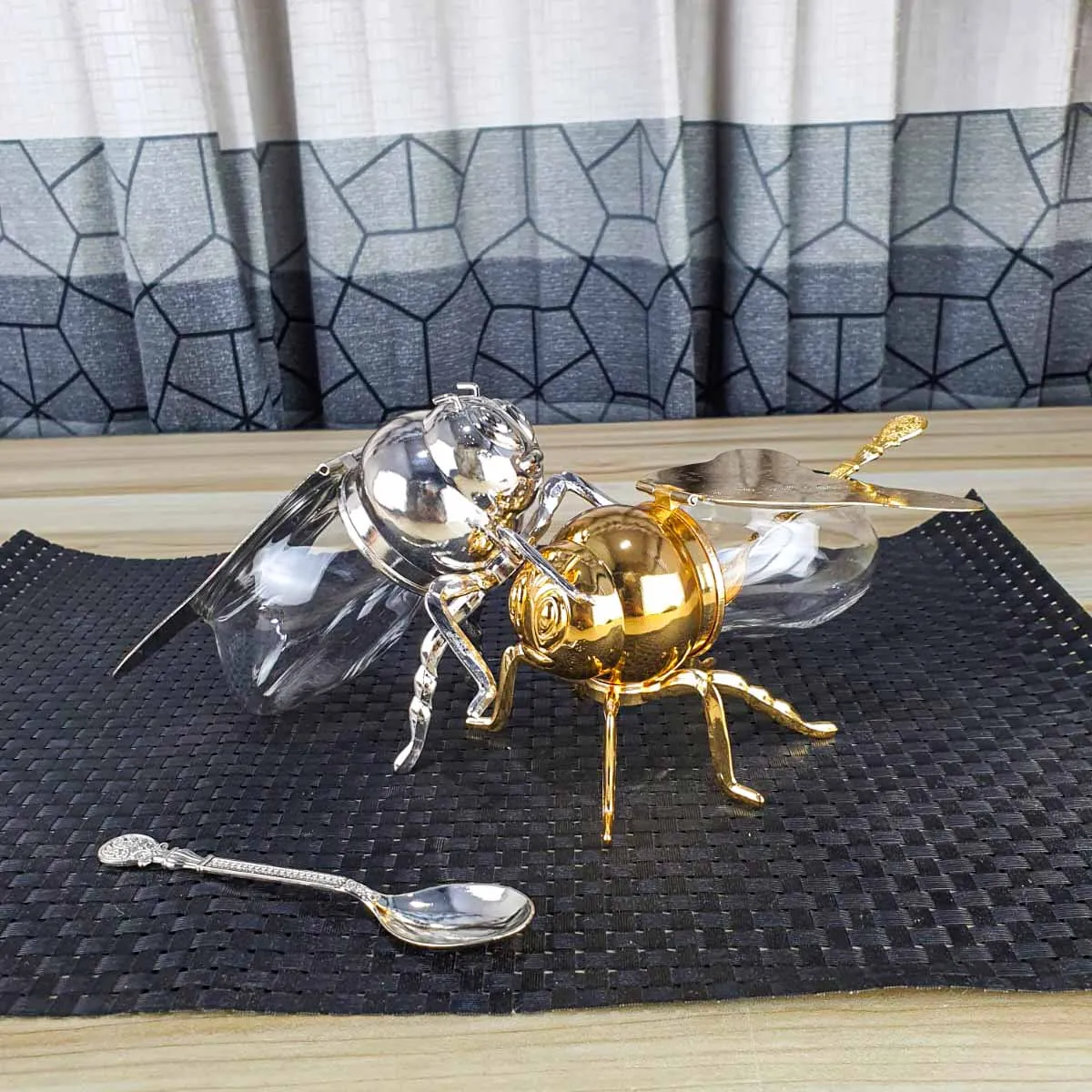 Bee Honey Jar with Spoon 01001