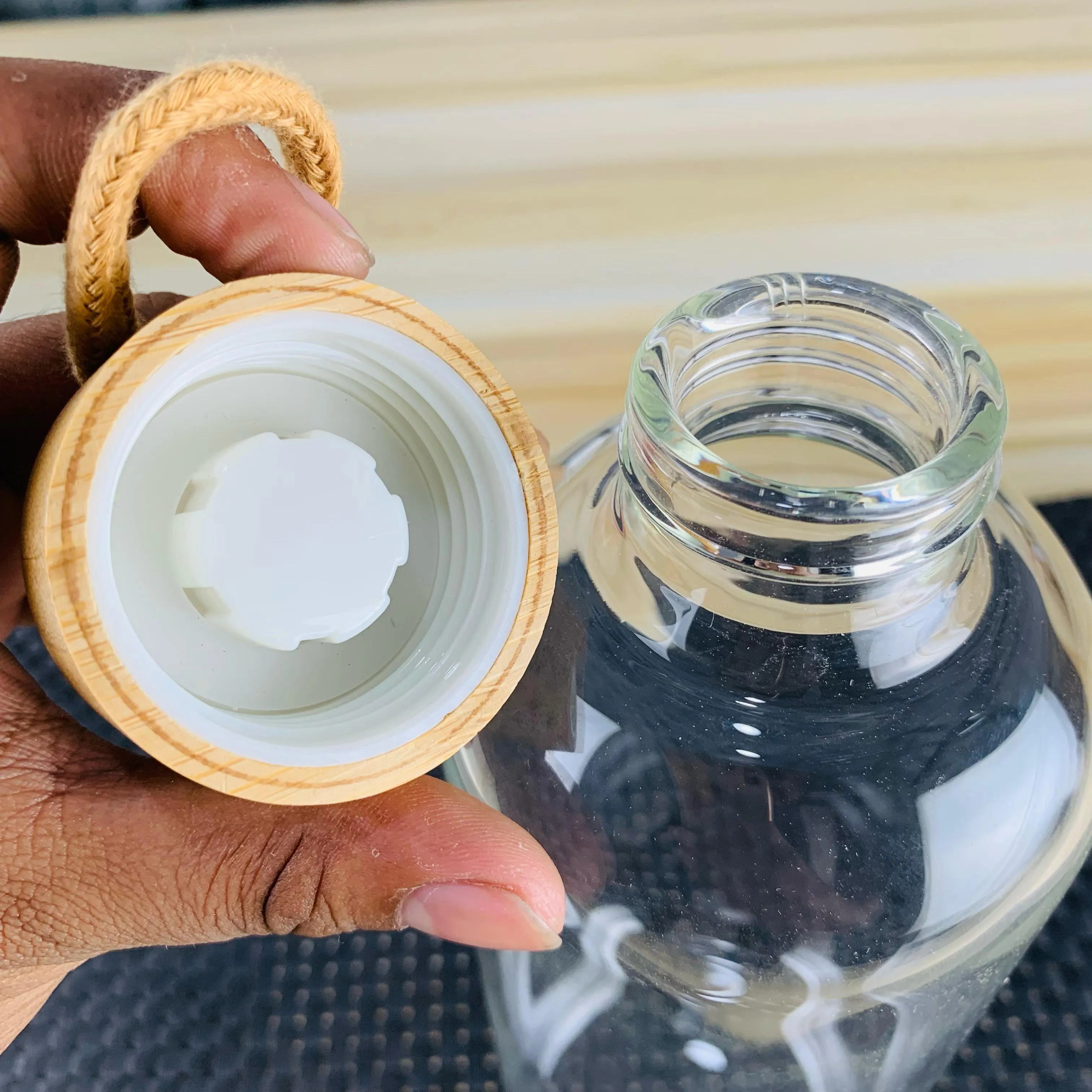 Wooden Lid Glas Bottle 00597 - Image 3