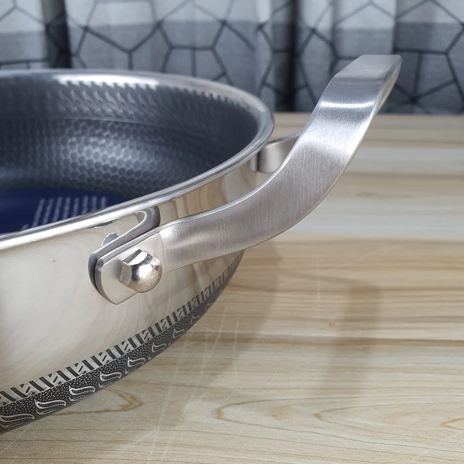 32cm Honeycomb Deep Multipan 316Grade 00961 - Image 3