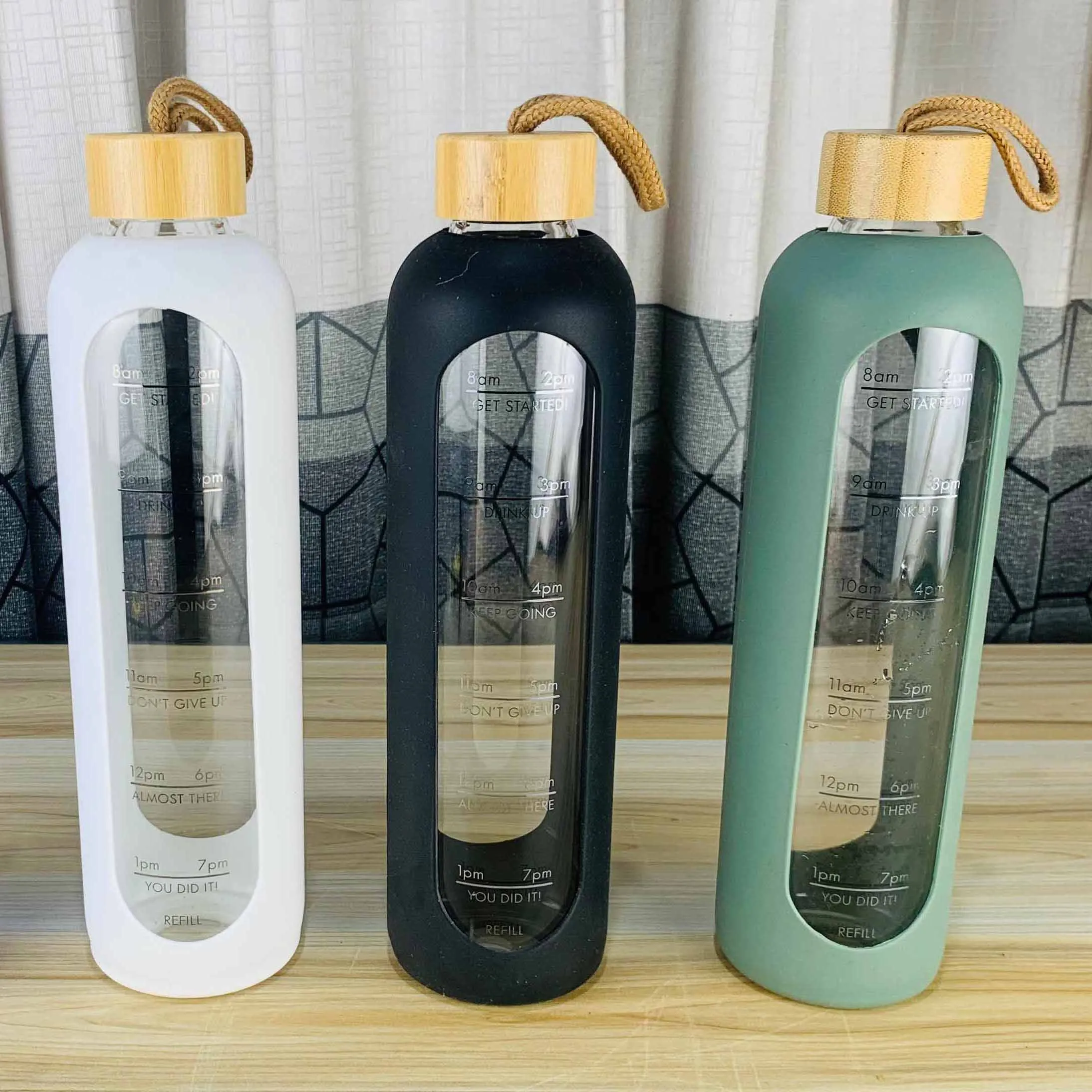 Silicone Cover Wooden Lid Glass Bottle 00946
