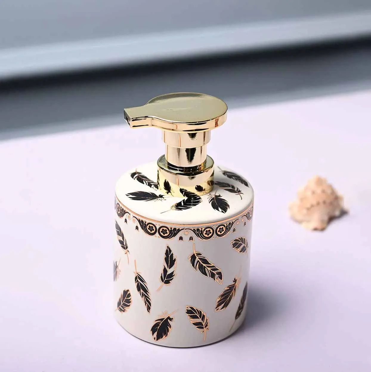Ceramic Soap Dispenser Pata Design 00851