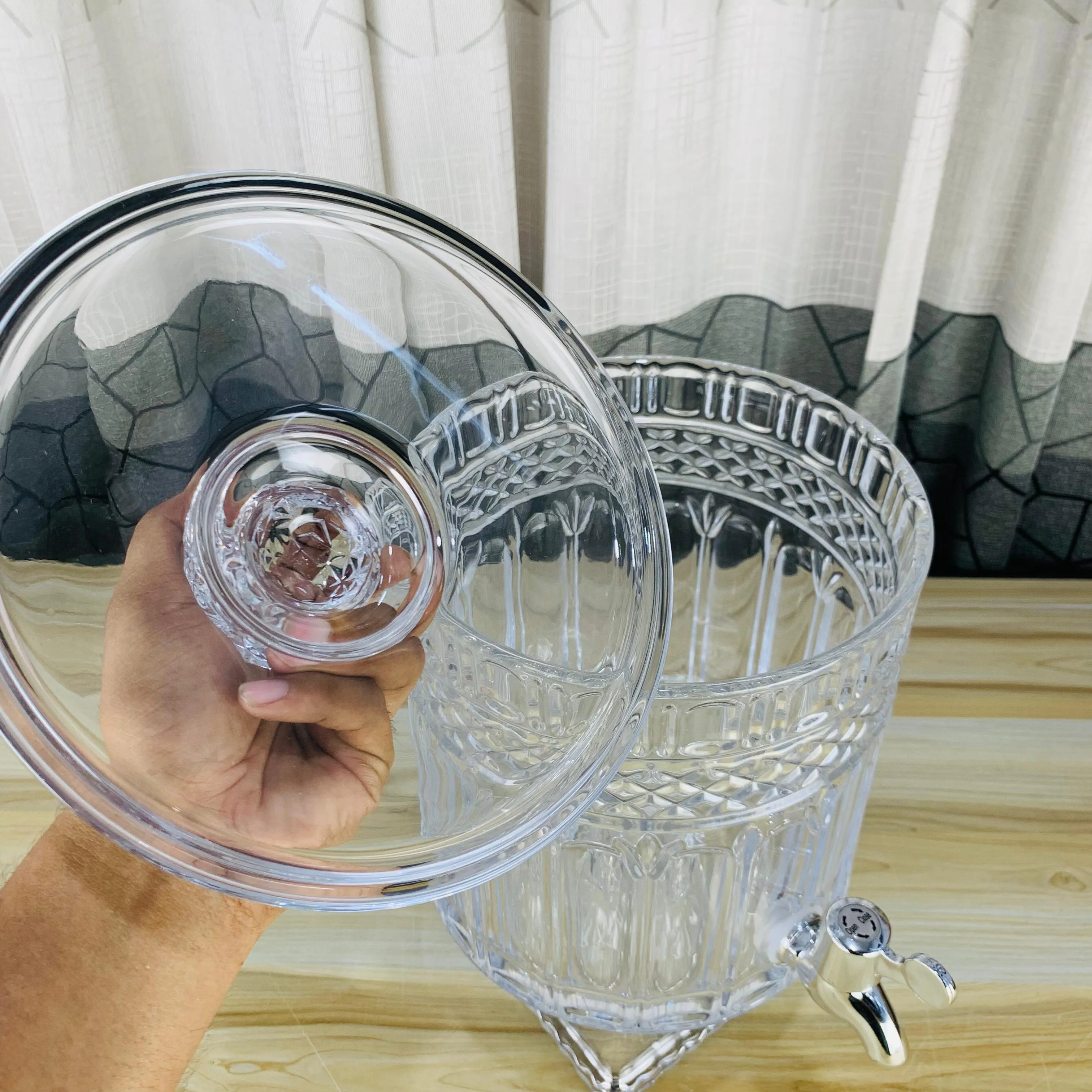 5 Liter Round Transparent Dispenser 01041
