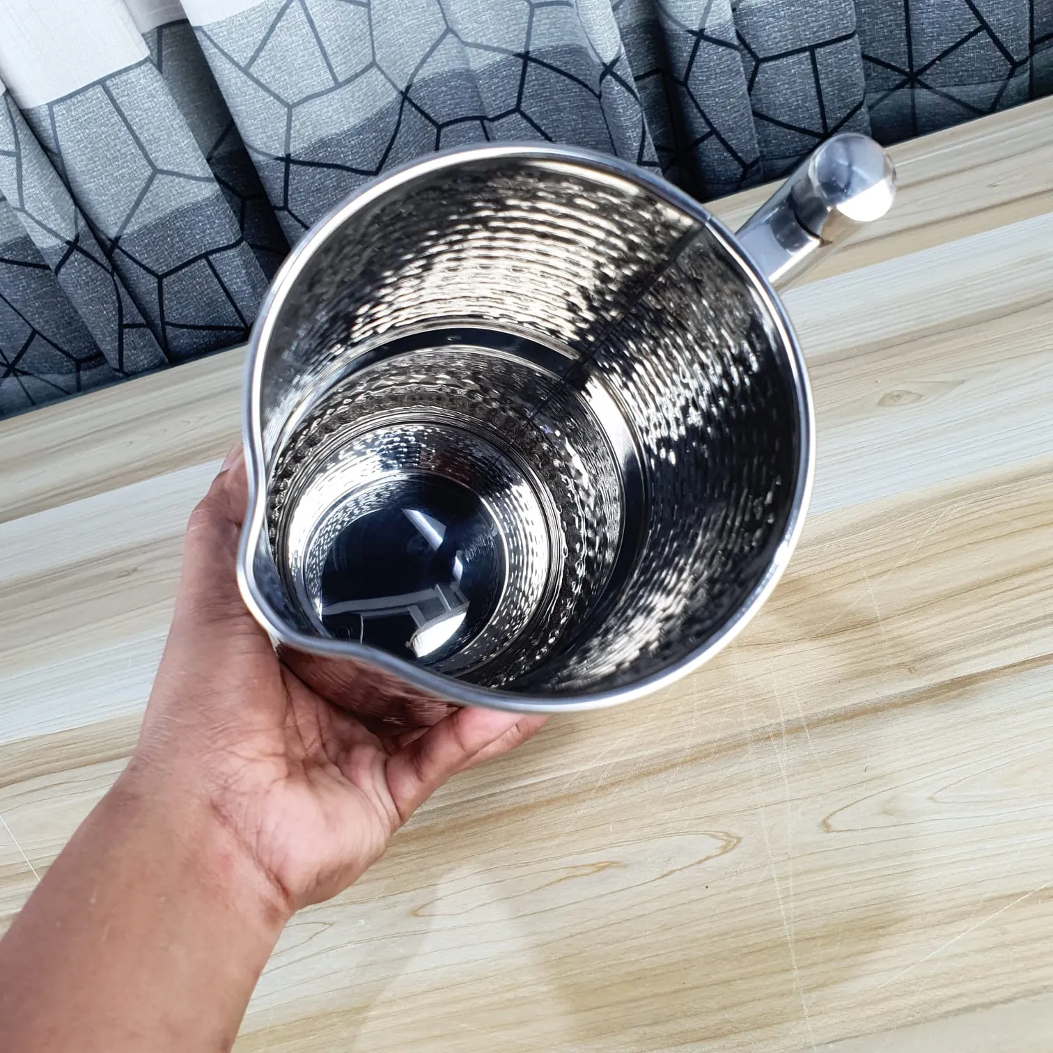 2 Liter Stainless Steel Jug (Hammer) 00938