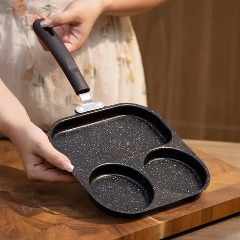 2 Hole Egg Pan -MSM 01293