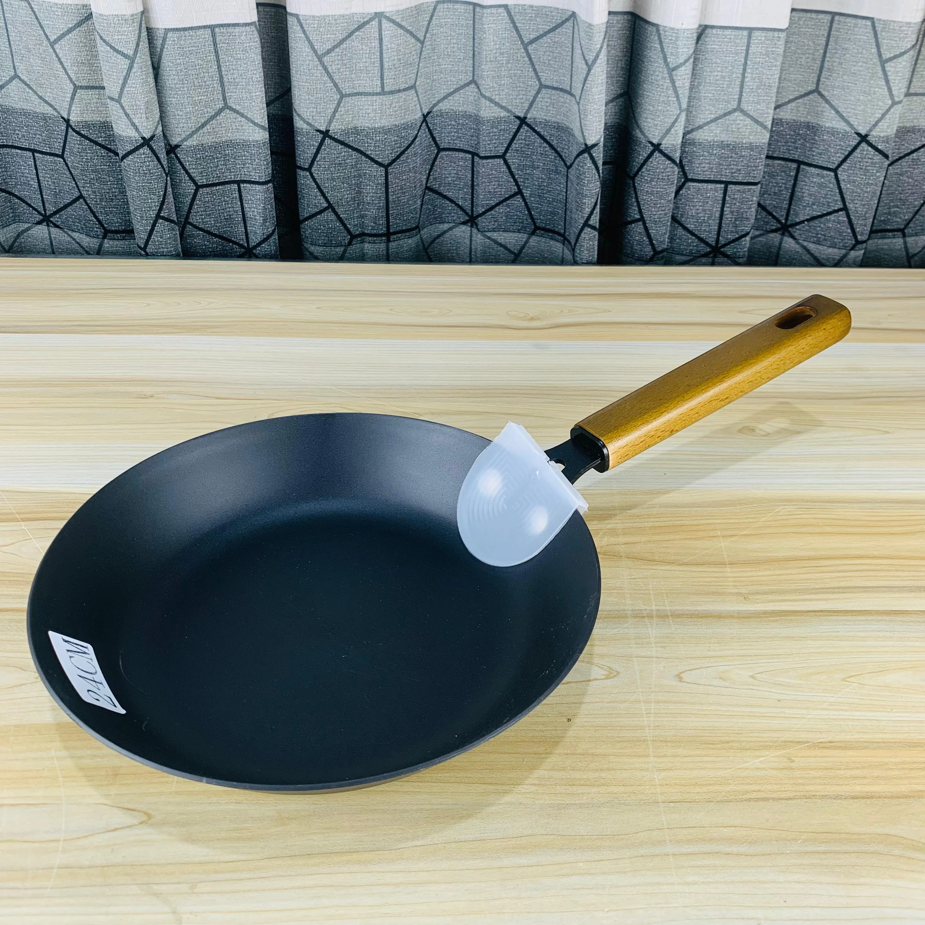 24cm Cast Iron Frypan 00948