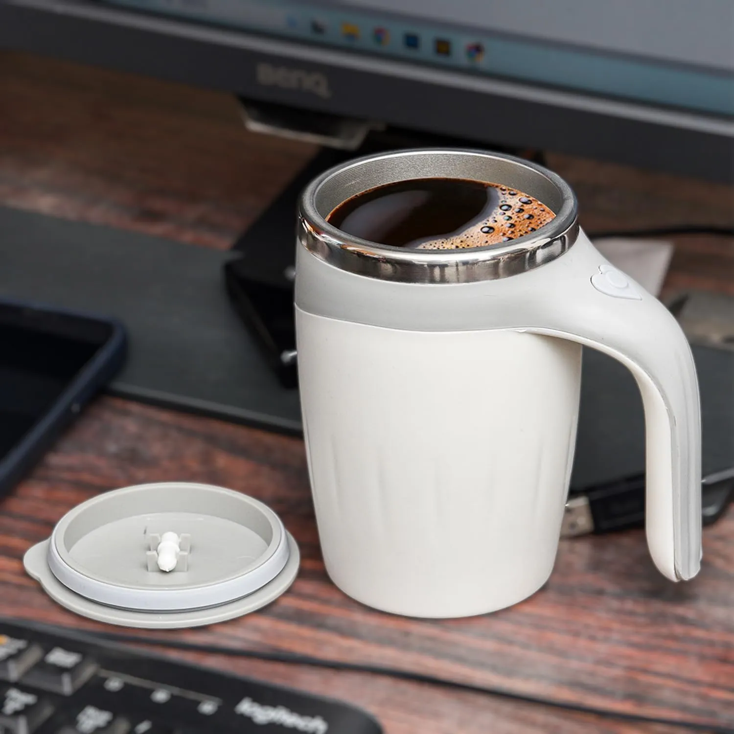 Self Stirring Magnetic Coffee Mug 01211