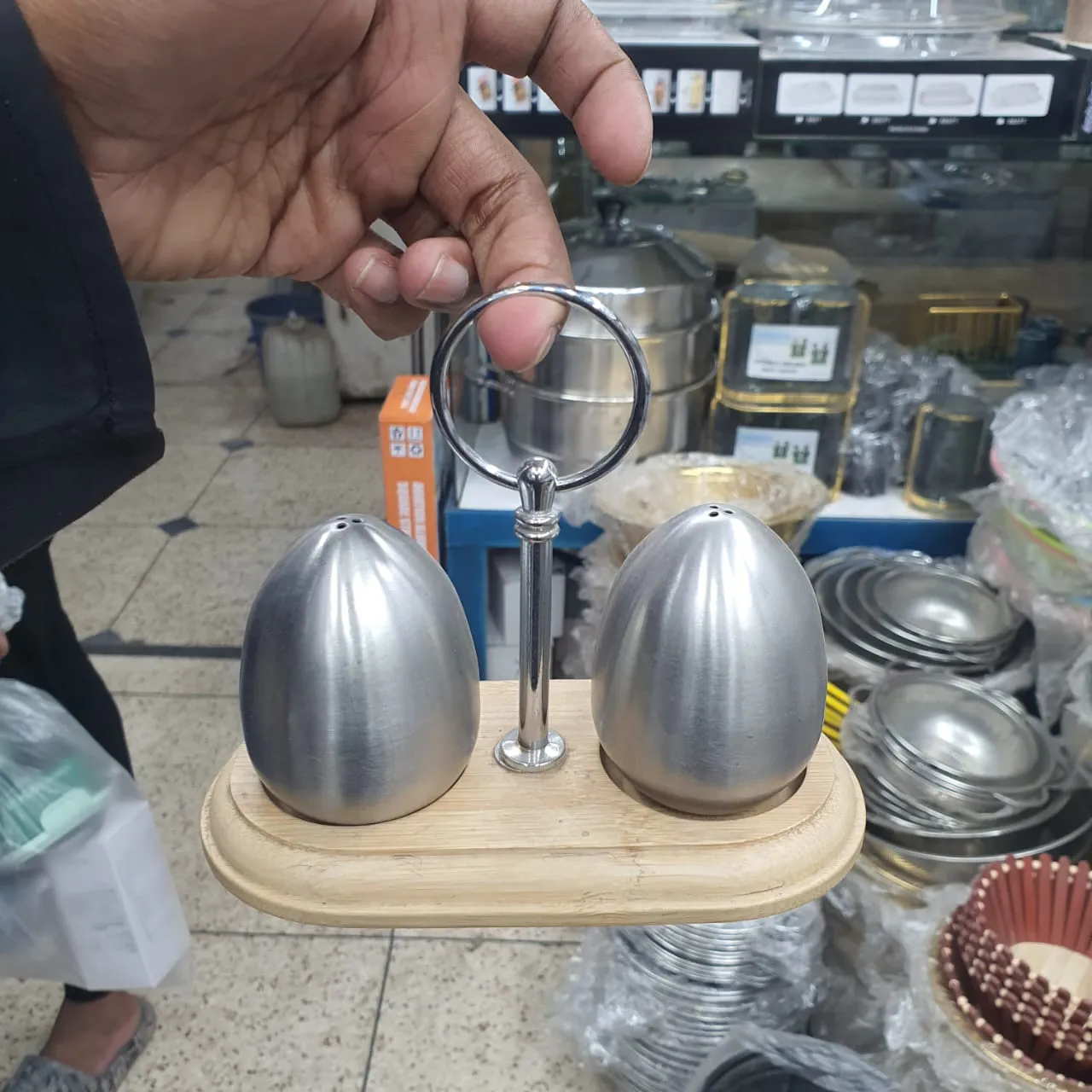 2pcs Saltpot with Stand CTG 00825 - Image 3