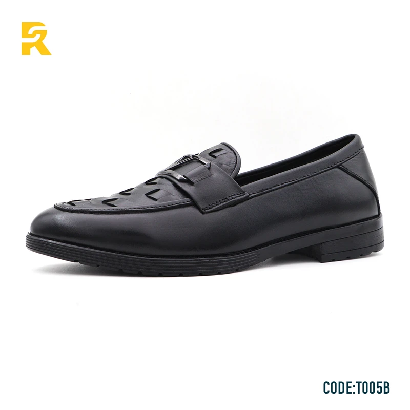 Classic Black Leather Tarcel with Buckle Design