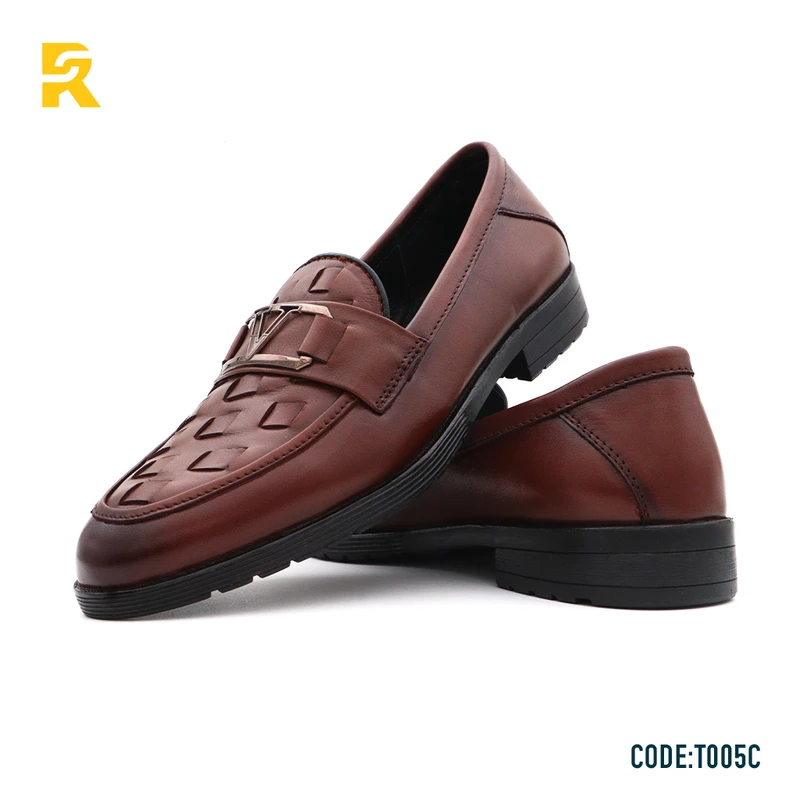 Classic Black Leather Tarcel with Buckle Design - Image 3