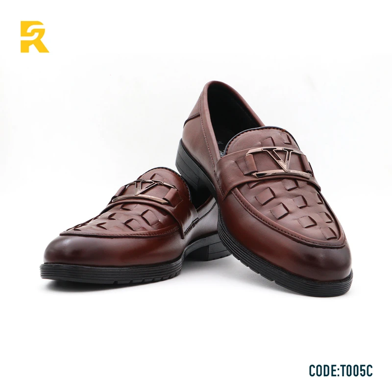 Classic Black Leather Tarcel with Buckle Design - Image 5