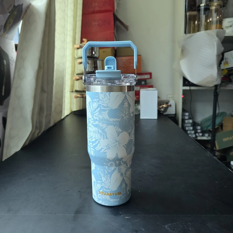 Luxury Floral Stainless Steel Insulated Tumbler – 900 ml - Image 3
