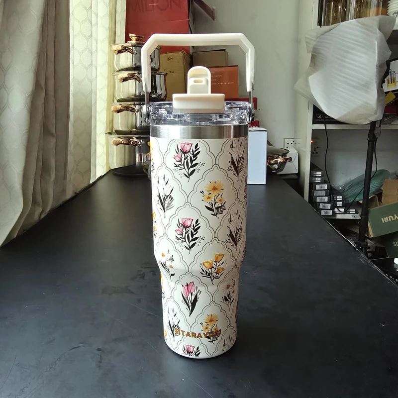 Luxury Floral Stainless Steel Insulated Tumbler – 900 ml - Image 4