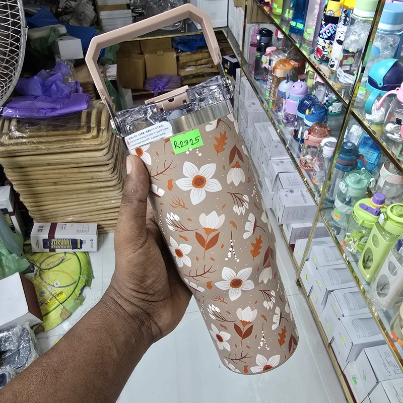 Luxury Floral Stainless Steel Insulated Tumbler – 900 ml - Image 8
