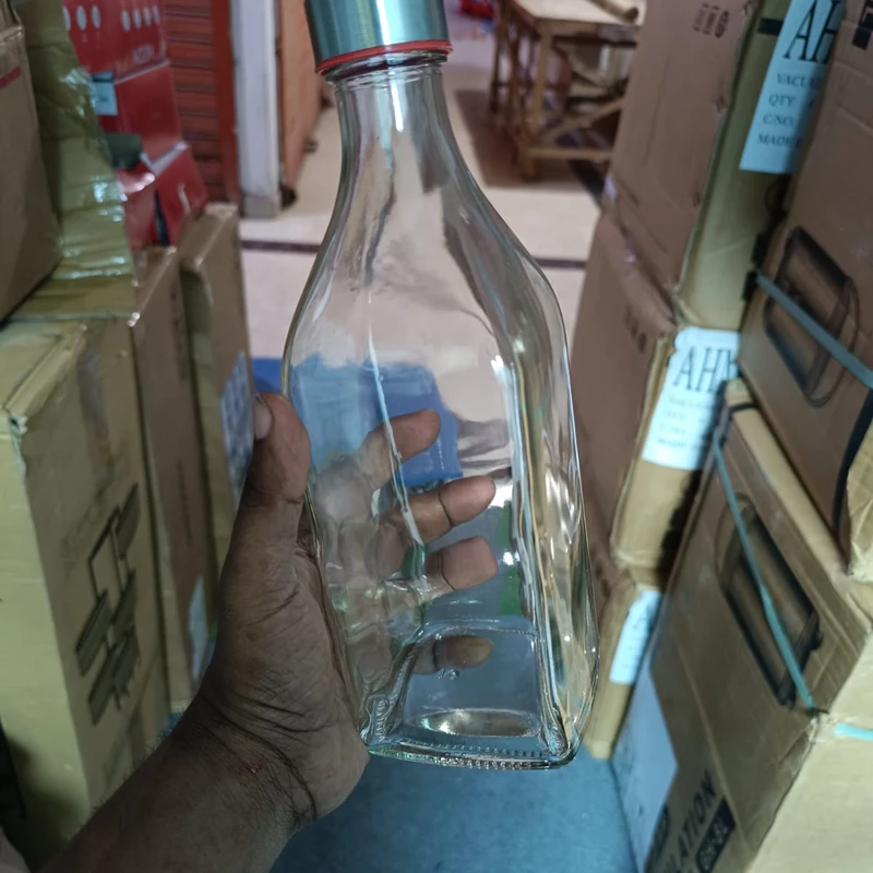 1 Liter Glass Water Bottle Squwer - Image 3