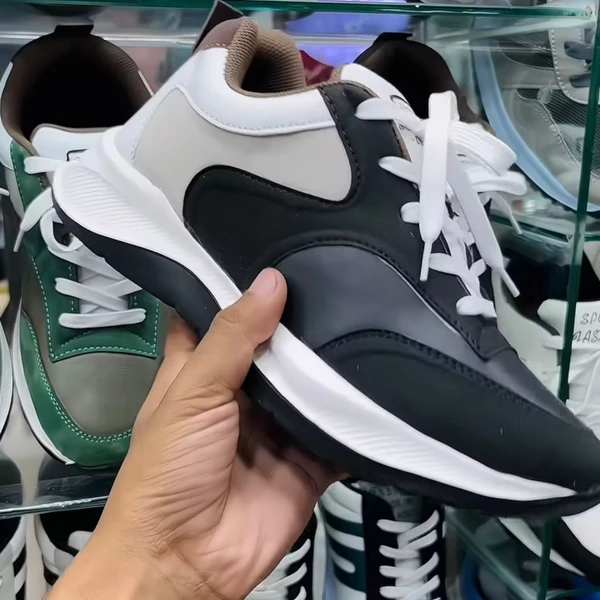 Men’s Black Classic Comfort Sneakers