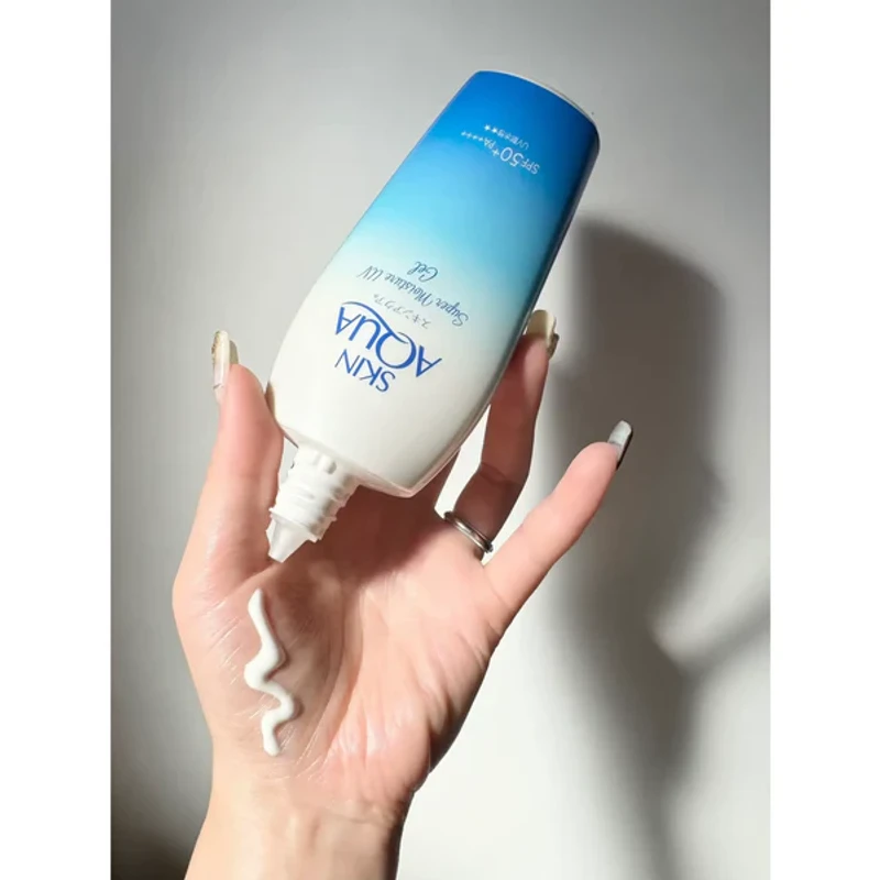 Skin Aqua Sunscreen Super Moisture UV Gel SPF50+ PA++++  (110g) - Image 3