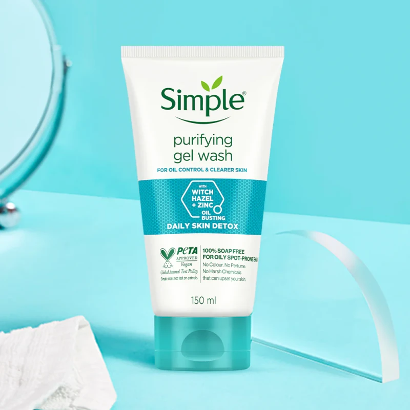 Simple Daily Skin Detox Clear Pore Scrub (150ml)