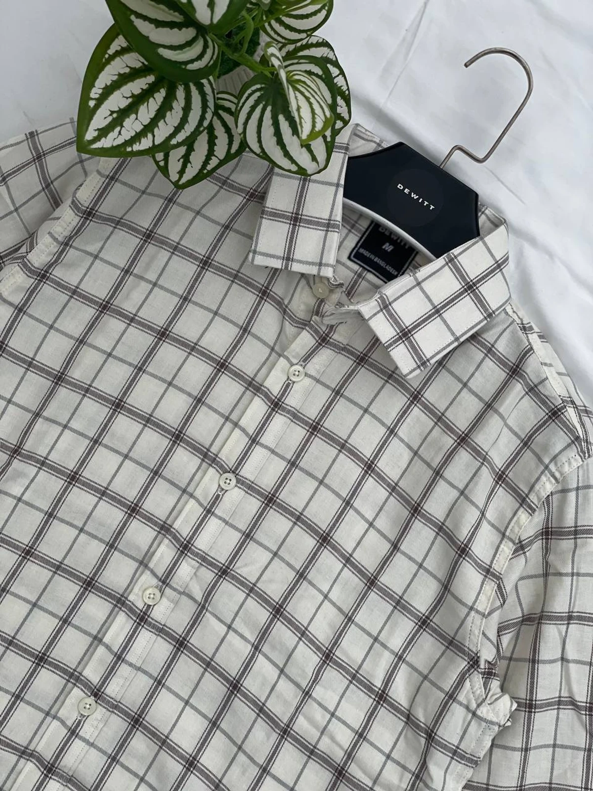 Whitw Simple Check