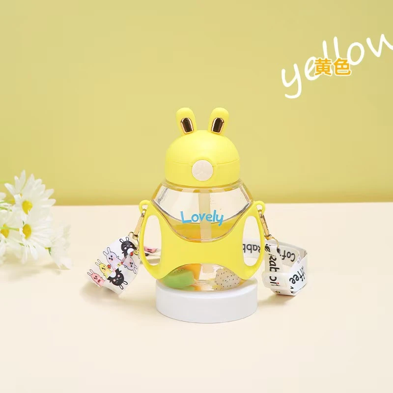 Sipper Water Bottle With Handle and_Soft and Flexible Spout_: Easy for babies to sip and drink. - Image 5