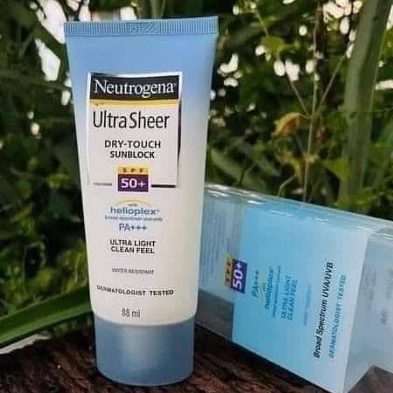 Neutrogena Ultra Sheer Dry Touch Sunblock SPF 50+ 88gm
