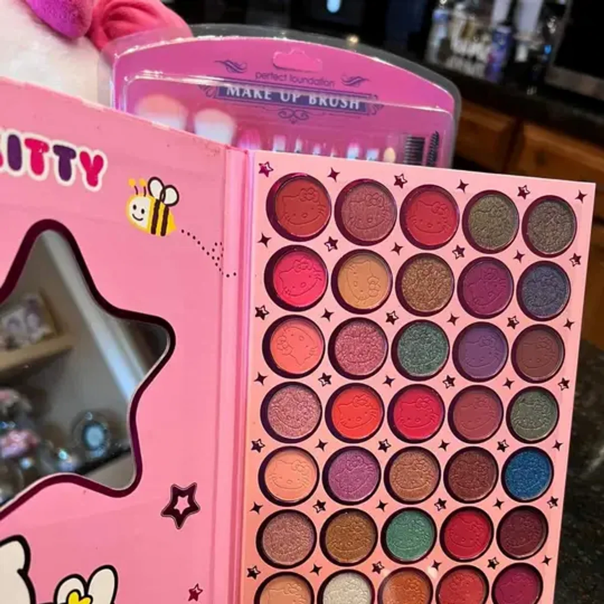 hello kitty eyeshadow