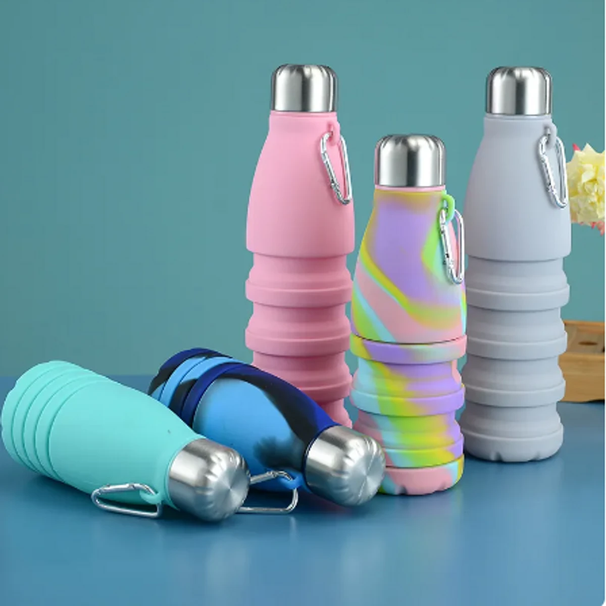 550ML Portable Silicone Bottle Retractable Folding Water Bottle Outdoor Sports Travel Drinking Cup with Carabiner Large Capacity - Image 5