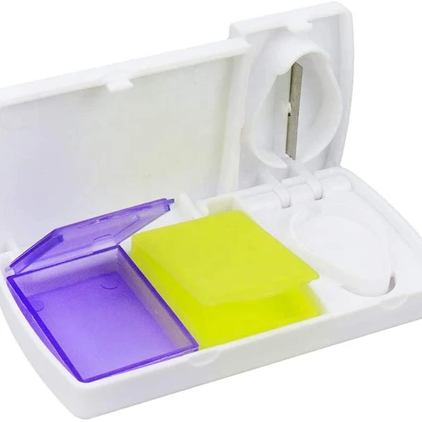 Small Portable Plastic Pill Storage Box with Cutter