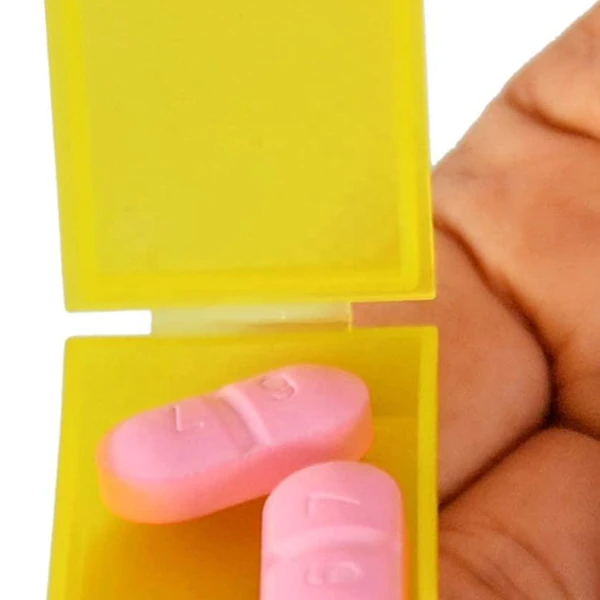 Small Portable Plastic Pill Storage Box with Cutter