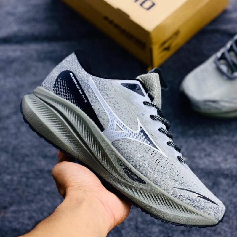 Mizuno Astro plus