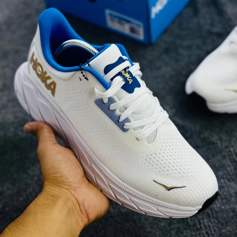 HOKA ARAHI 7