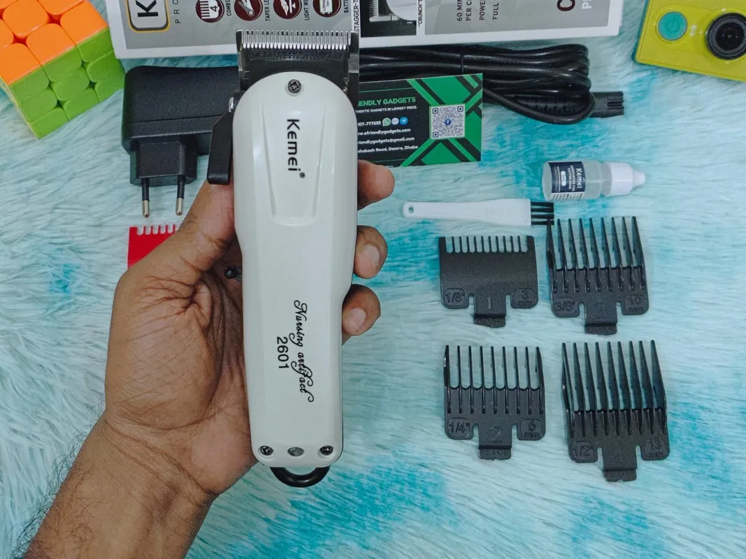 Kemei KM-2601 Professional Hair Clipper and Beard Trimmer for Men - Image 5