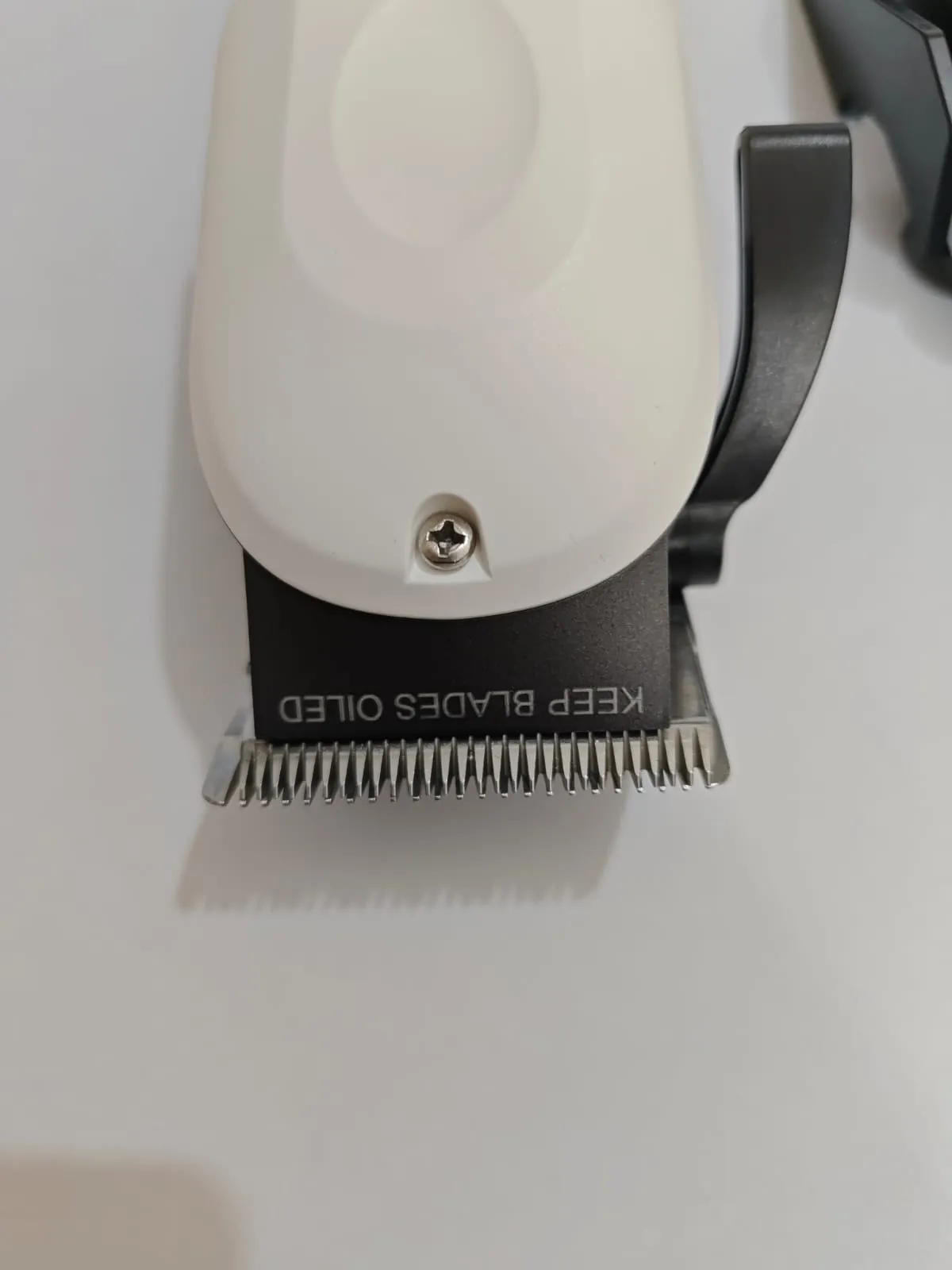 Kemei KM-807 Professional Hair Clipper and Beard Trimmer for Men - Image 4