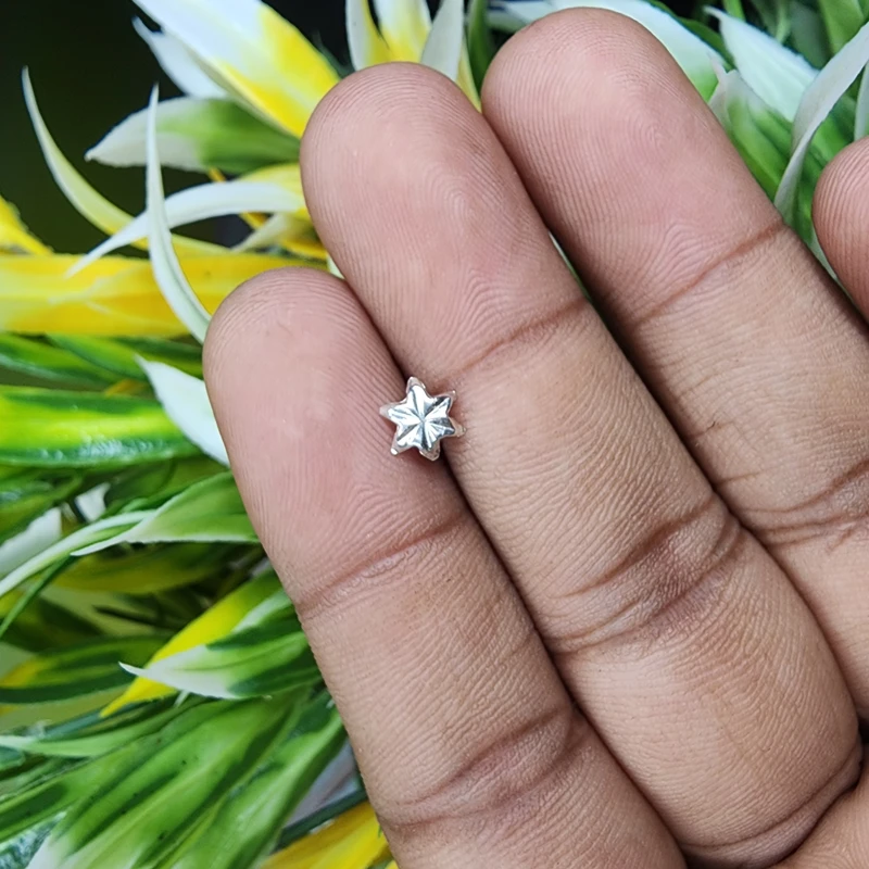 Star Shape Dice Nosepin