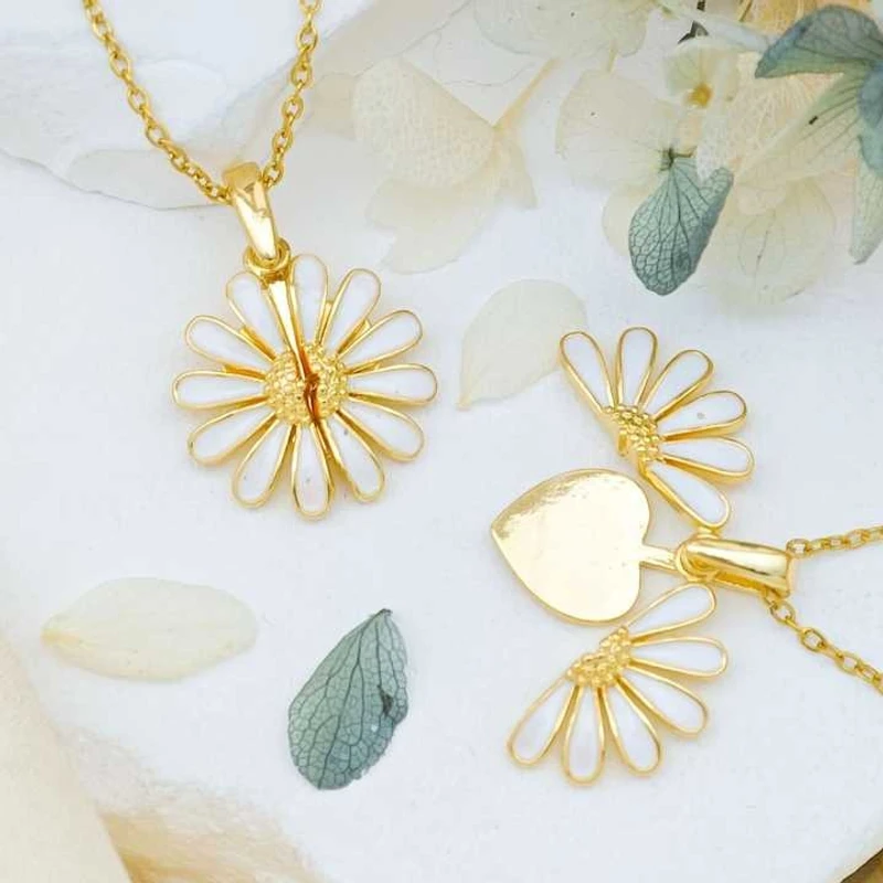 🌻 Jeutelis 18 K Gold-Plated Stainless Steel Sunflower Necklace